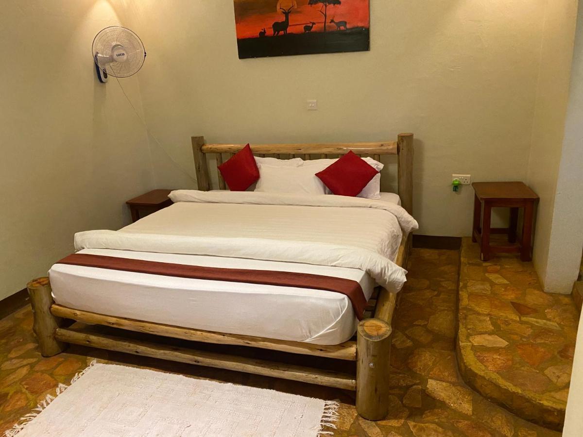 Afro Smile Hotel And Guest House-จินจา ภายนอก รูปภาพ