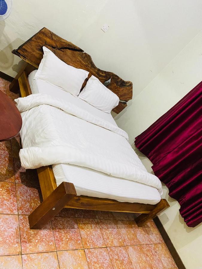 Afro Smile Hotel And Guest House-จินจา ภายนอก รูปภาพ